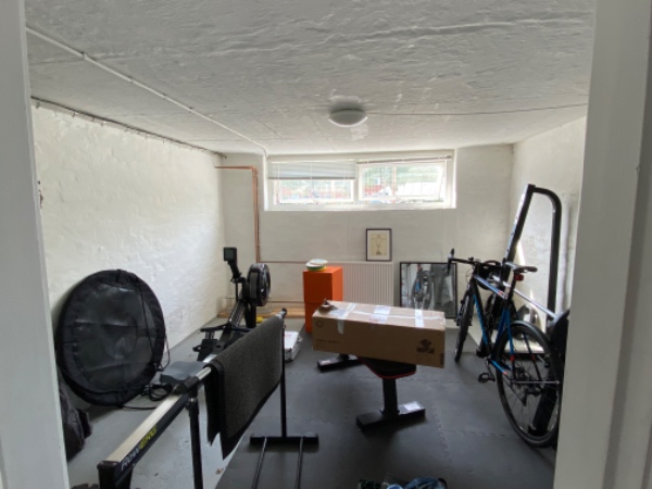 Maling af 2 kælder rum