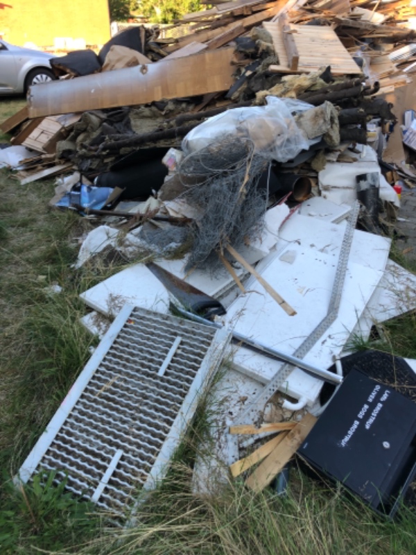 Jeg skal have fjernet følgende efter renovering af 60 kvm hus.Træ, beton, jern, gasbeton