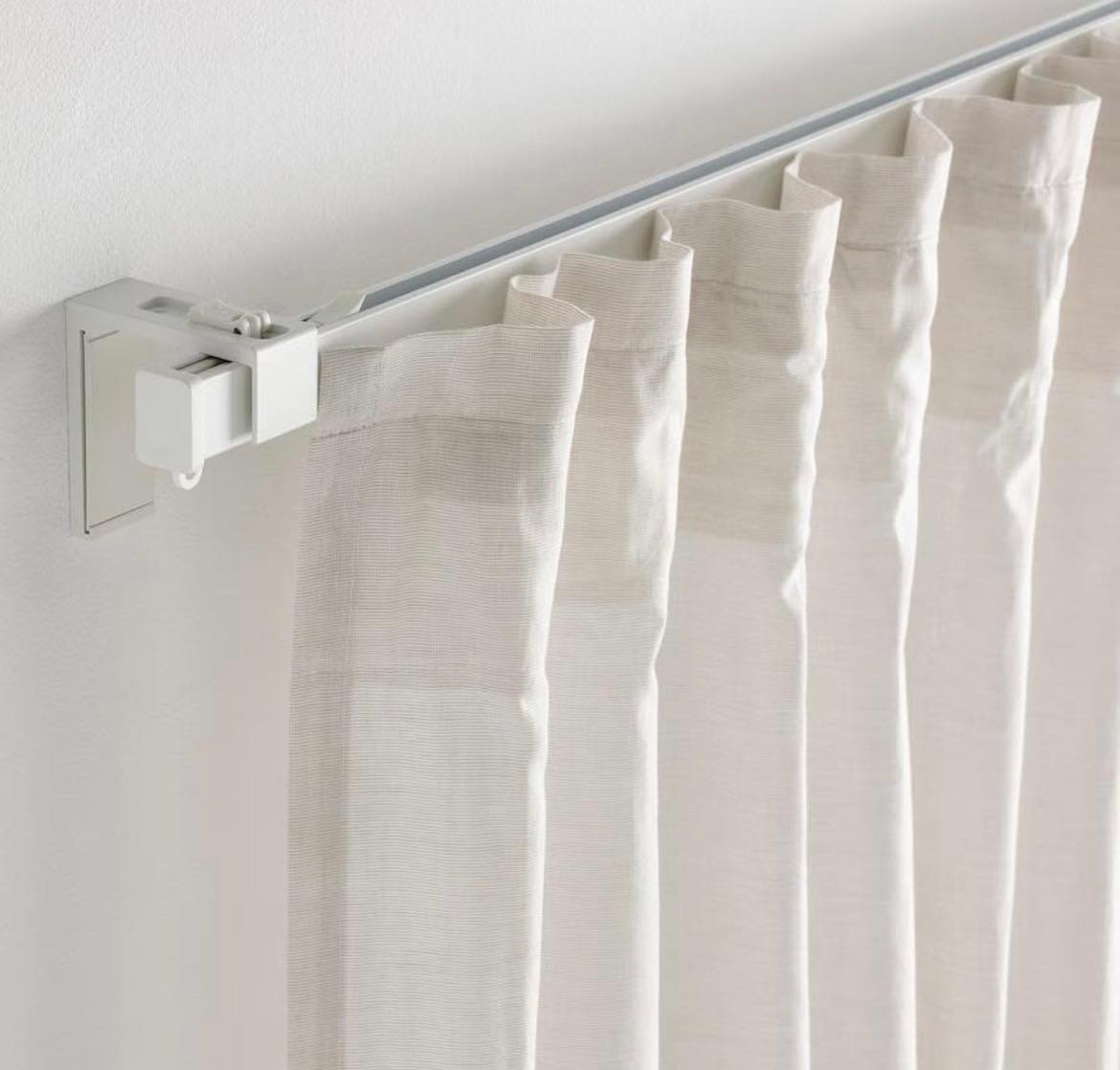 Montering af gardinskinne