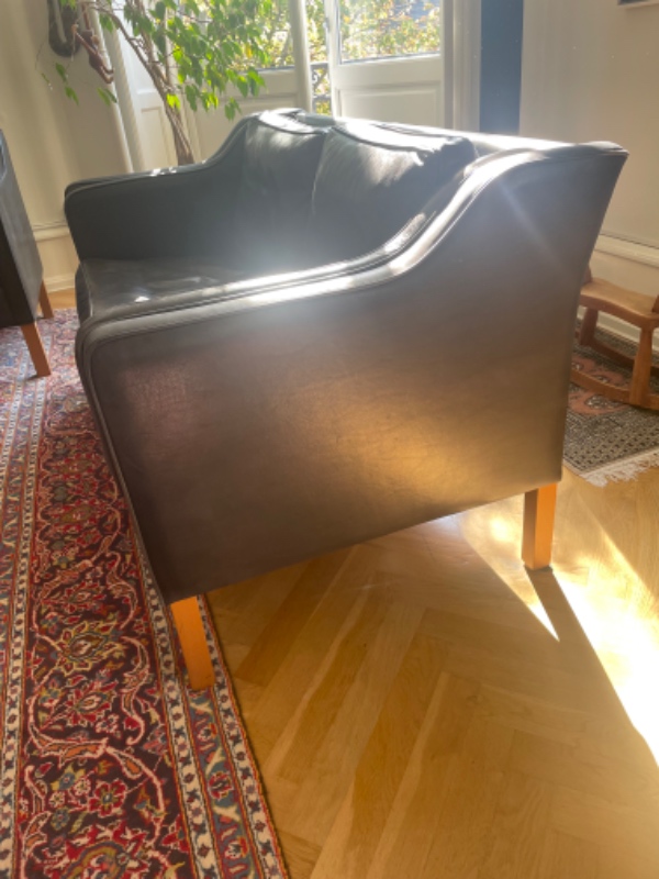 Nedtagning af tre sofaer fra 2 sal til gadeplan