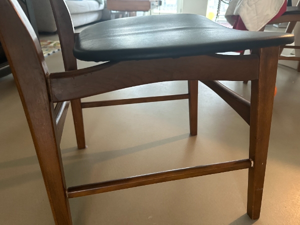 Reparation af 4 stole