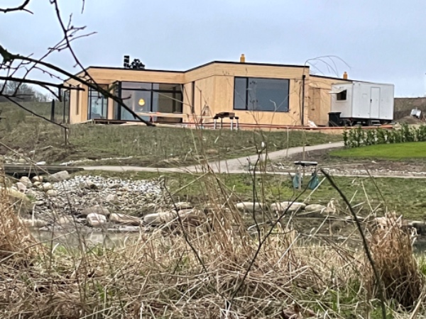 Vores træhus skal vaskes ned