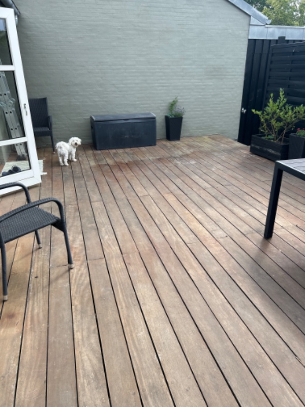 Terrasse skal slibes og olieres
