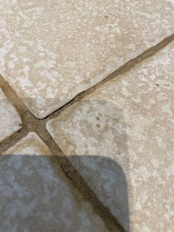 Reparation af fuger i bruser