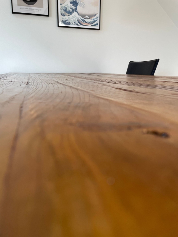 Høvlet/slebet en spisebordplade