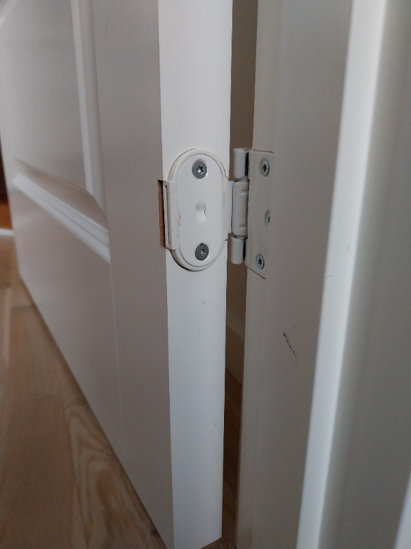 Dørhængsel hvor skruer ikke vil sætte sig