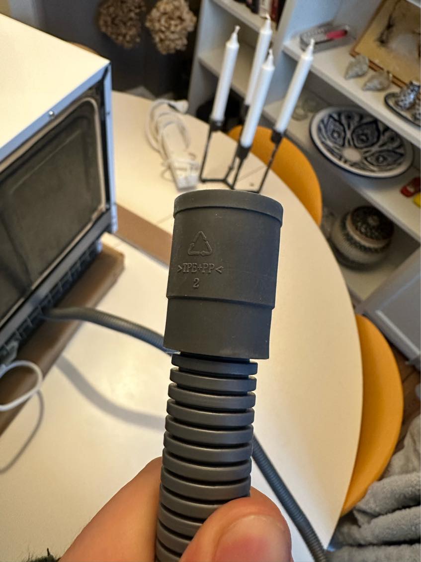 Installation af bord opvaskemaskine, og afløb