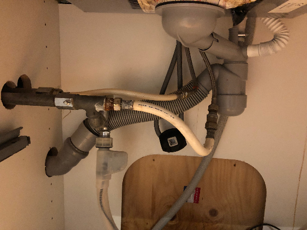 Utætheder under køkkenvask