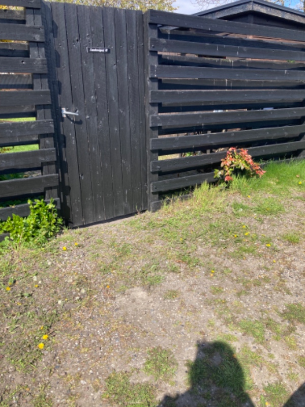 Jeg skal have lagt fliser i havegang.