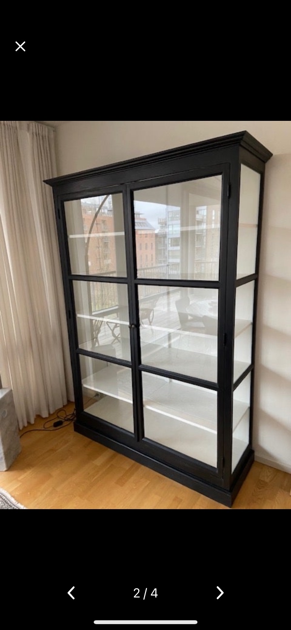 Flytte vitrineskab fra islandsbrygge til østerbro