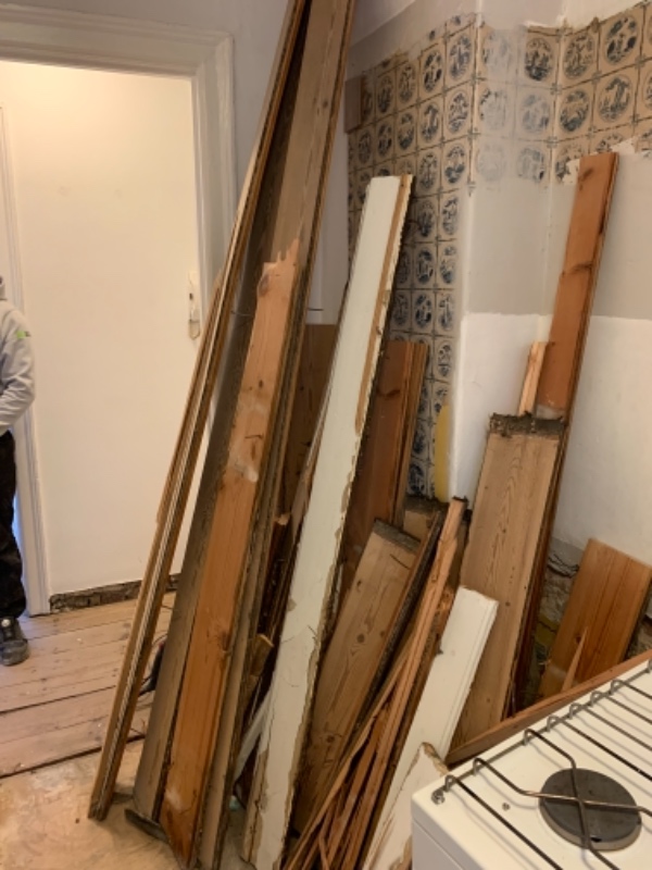 Skal på affaldsstation