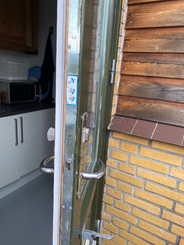 Reparation af yderdør-håndtag/låsemekanisme samt reparation/spænding? håndtag 4 indvendige døre