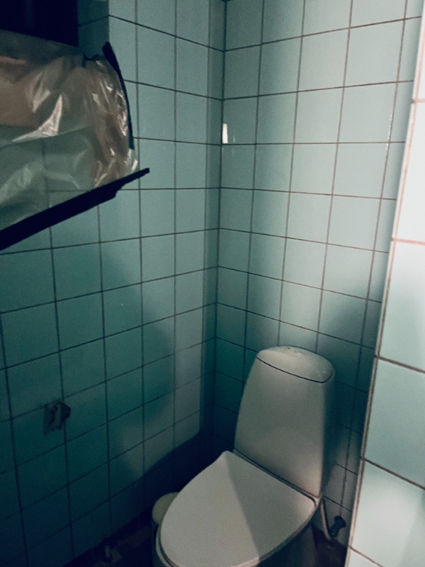 Fjerne badeværelse med asbest i fliseklæb