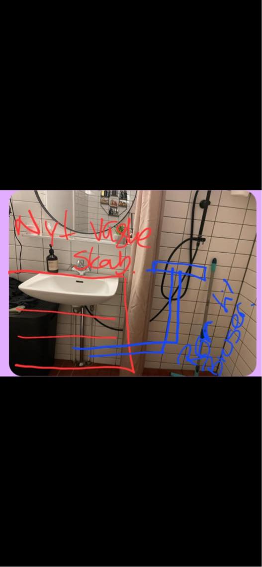 Opsætning af vaskeskab og bruse amatur, og der skal trænes nye rør fra håndvask til bruse amatur.