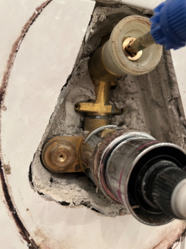 Udskiftning af blandingsbatteri