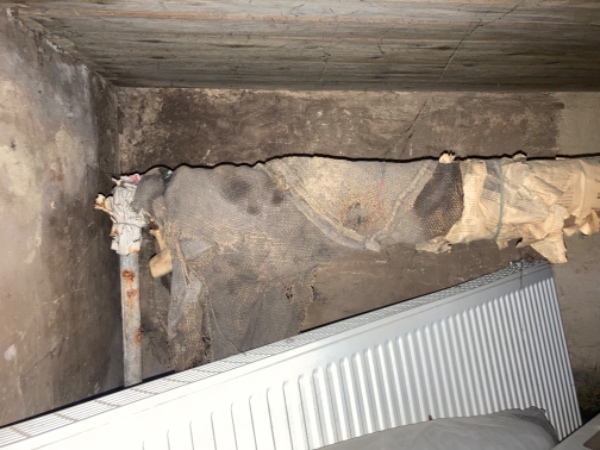 Vurdering og udskiftning af tærede vandrør i høj kælder