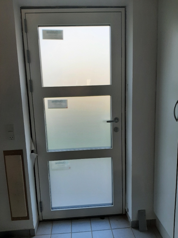 Tømreropgave: Opsætning af lister ved ny-monterede døre + et par småopgavear