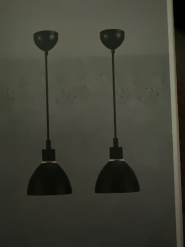 2 IKEA lamper skal opsættes