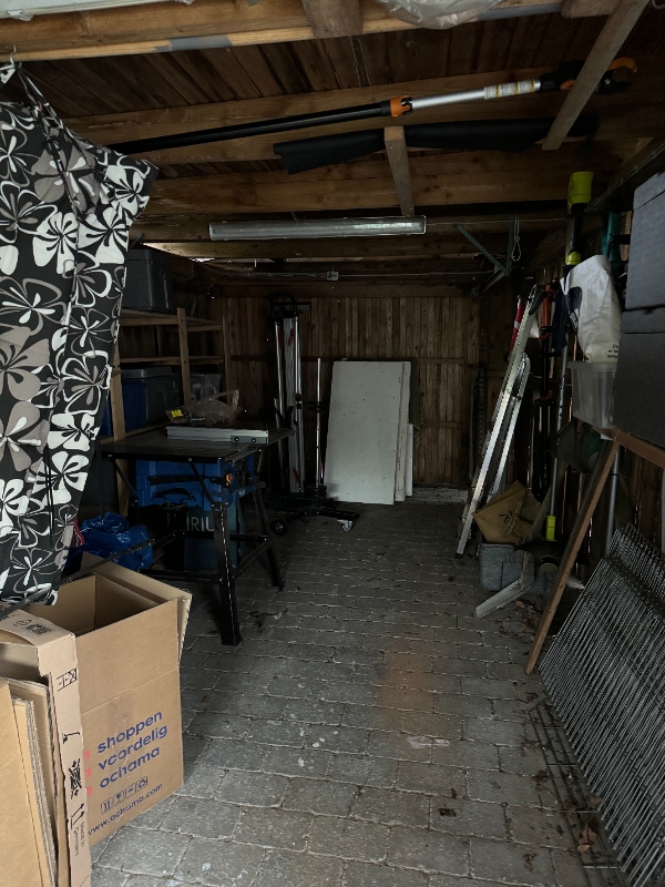 Fjernelse af byggeaffald og garagerester