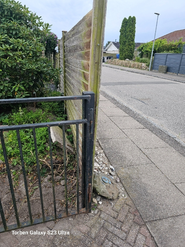 Opsætning af kompost hegn.