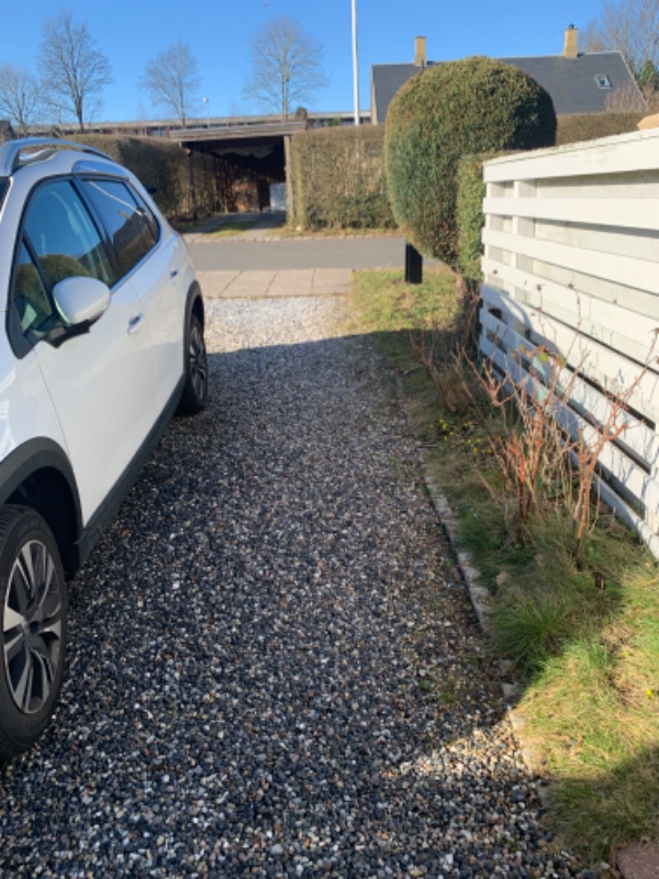 Nye fliser i carport og indkørsel