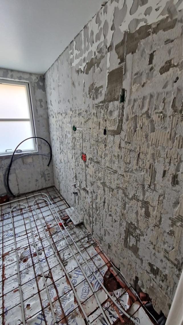 Hjælp til at male mit badeværelse og toilet.