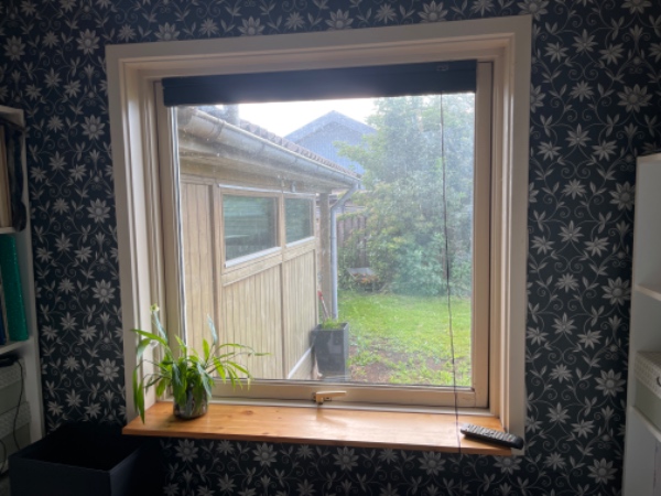 Udskiftning af 7 vinduer, 2 hoveddøre og 1 havedør i 80-villa, inkl lister og fjerne gamle