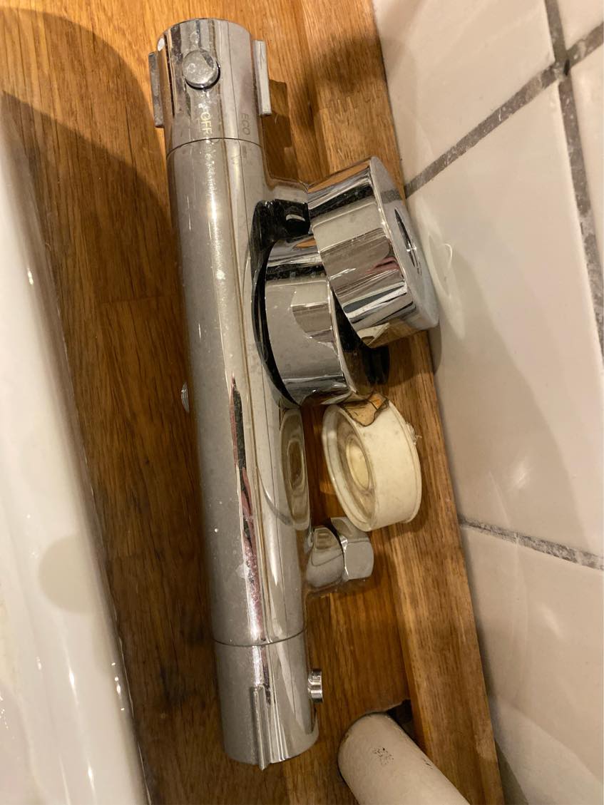 Montering og afmontering af bruse armatur