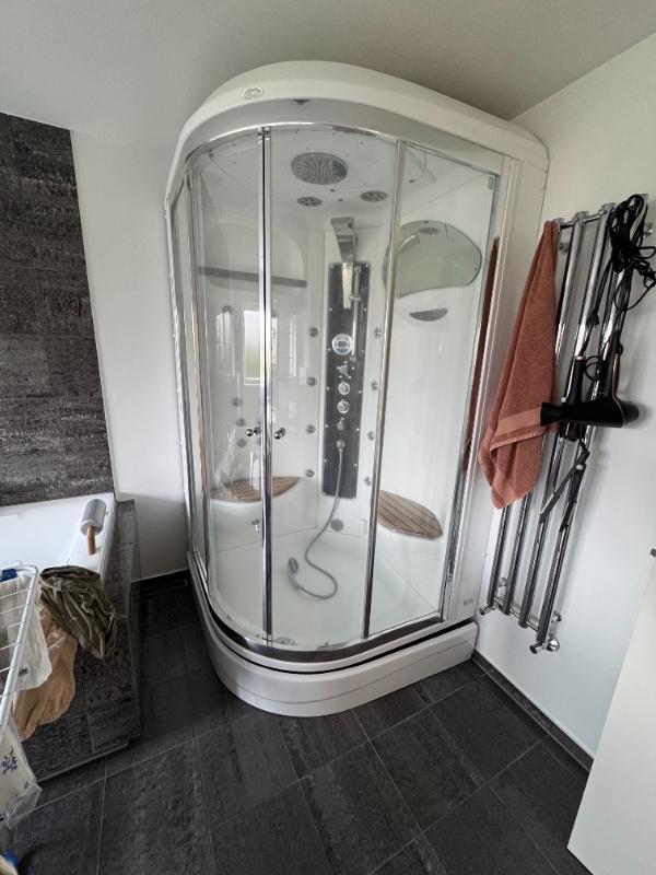 Fjern bruser og badekar