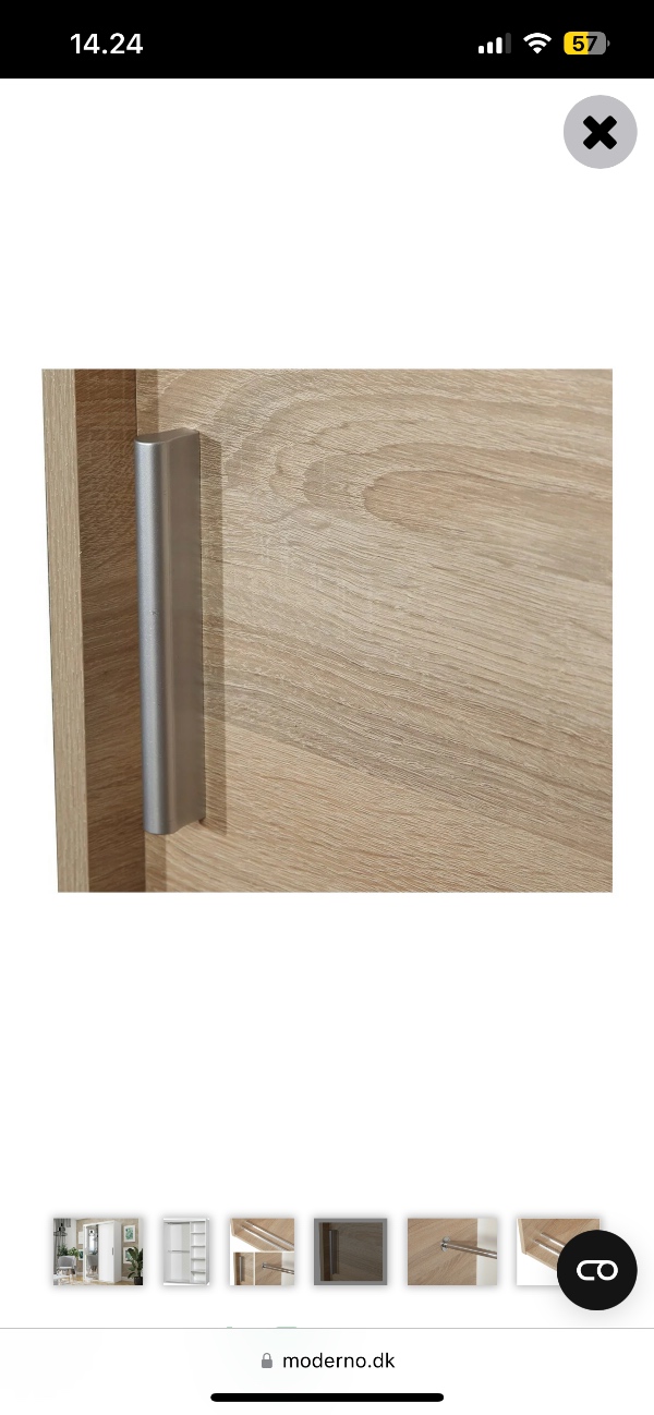 Samling af garderobeskab