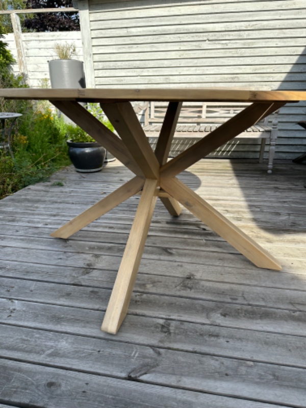 Bord kortes 10 cm og ny( brugt) dør
