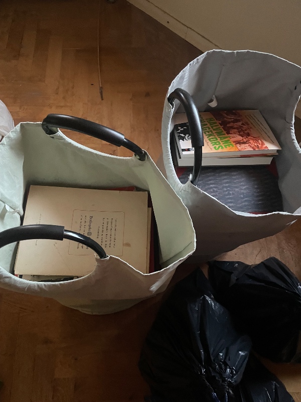 Afhentning af bøger og textil affald