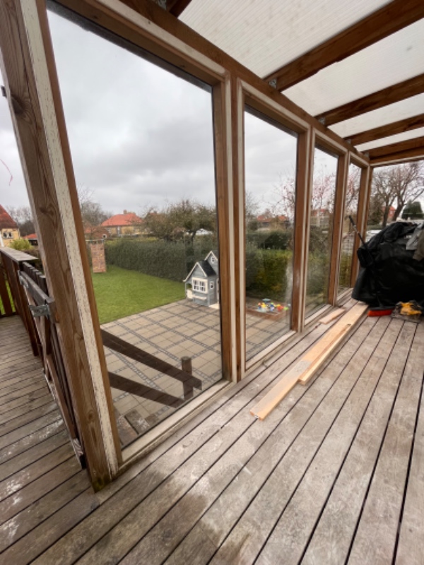 Nedrivning og bortskaffelse af terrasse