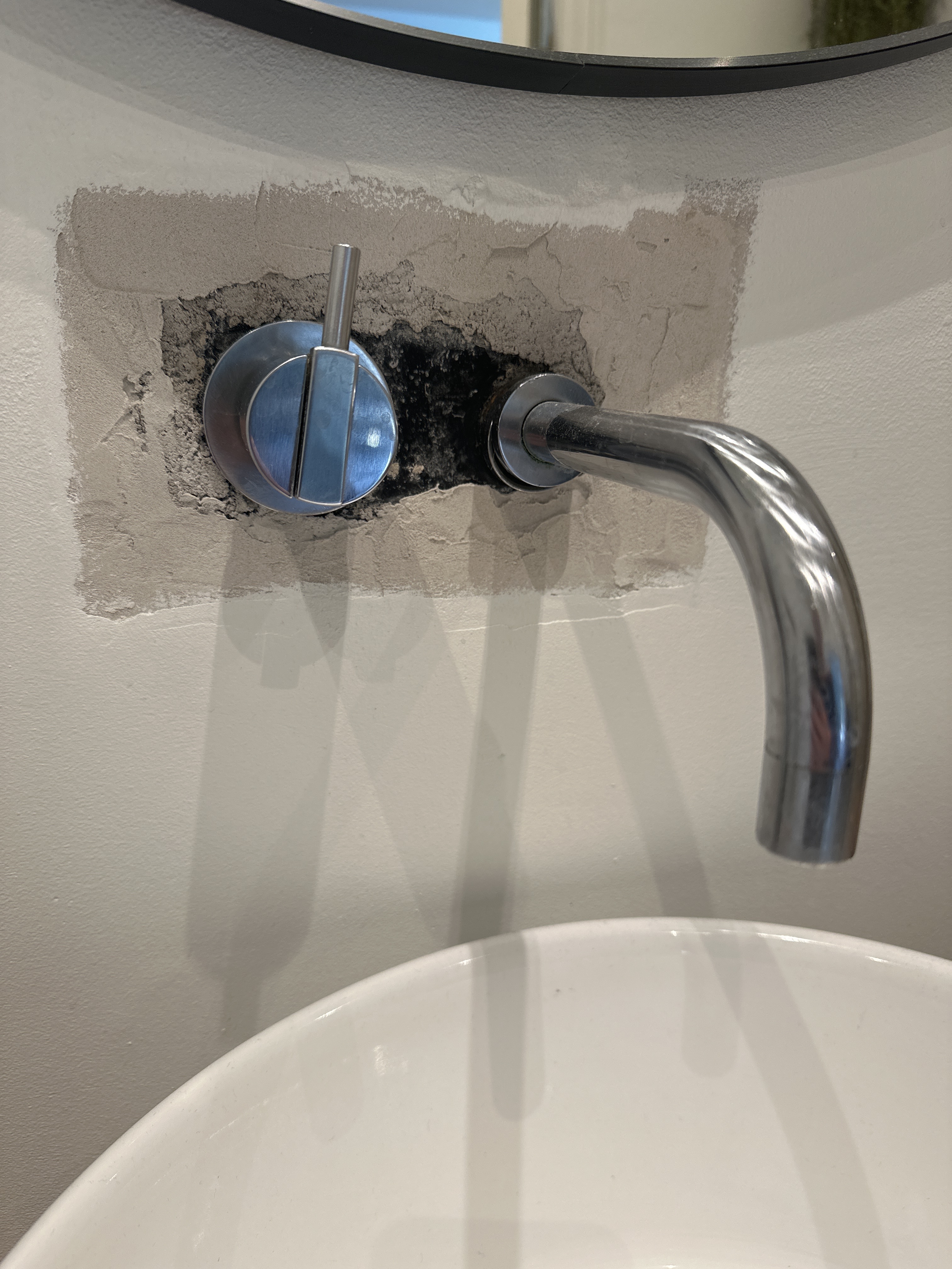 Murerarbejde - spartling af hul om væghængt armatur