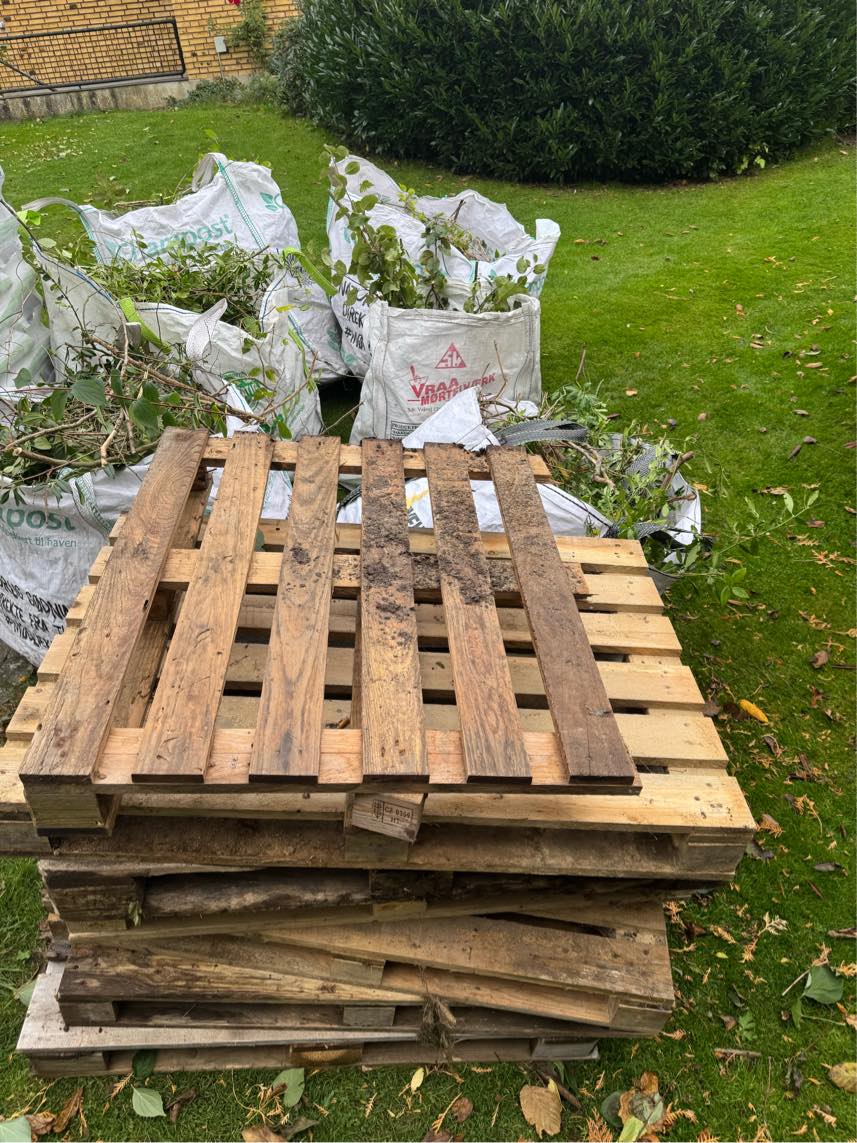 Bortskaffelse af haveaffald og euro paller