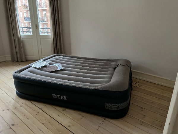 Slibning, færdiggørelse og mindre reparationer af 3 værelser, i alt 60 kvm