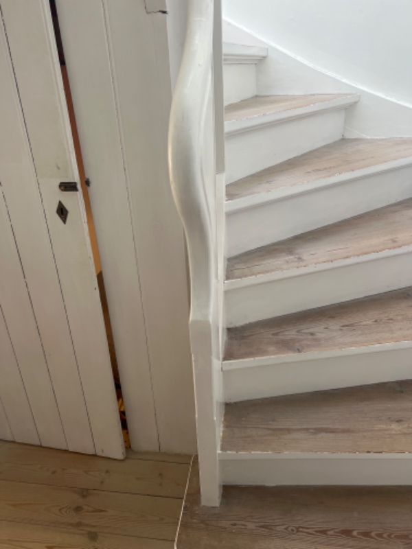 Maling af trappe og gelænder