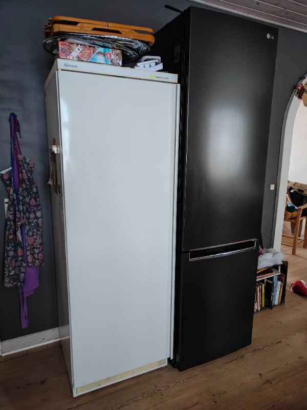 Flytning /ombytning af klaver og flytning af kølefryseskab