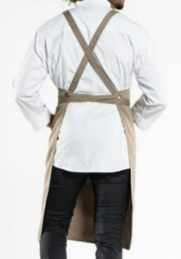 Syning af forklæder med broderi