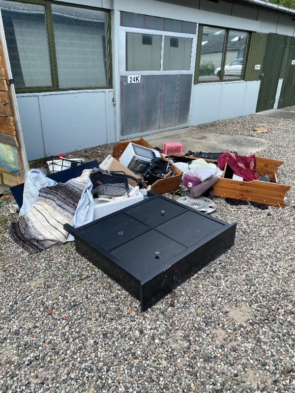 Rydning af lager og cykelskur