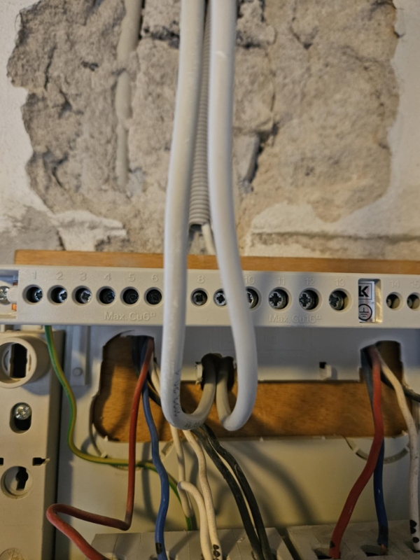 Måle og tilslutte jordspyd