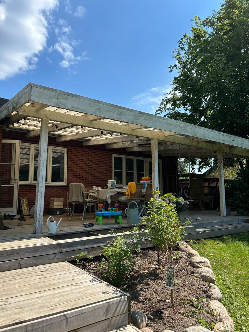 Riv overdækket terrasse ned