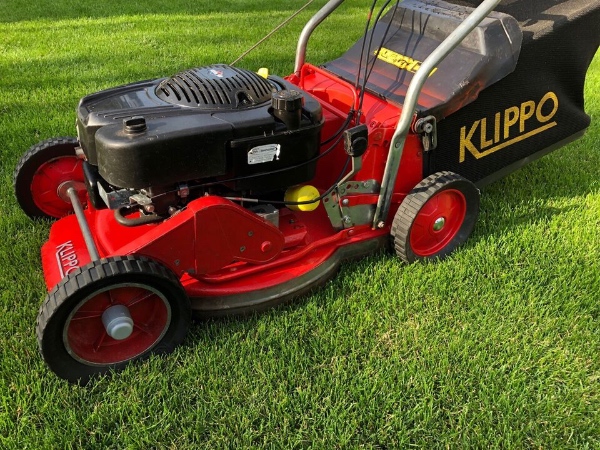 Reparation af græsslåmaskine