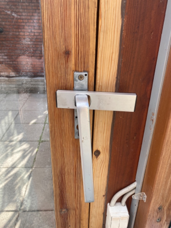 Repareret lås/dørhåndtag i skydedør v udestue/terasse