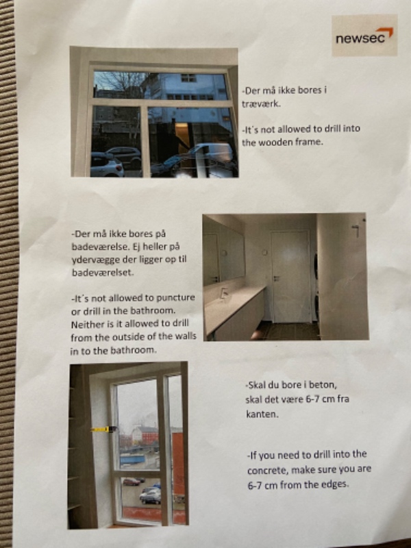 Sætte gardiner og lamper op