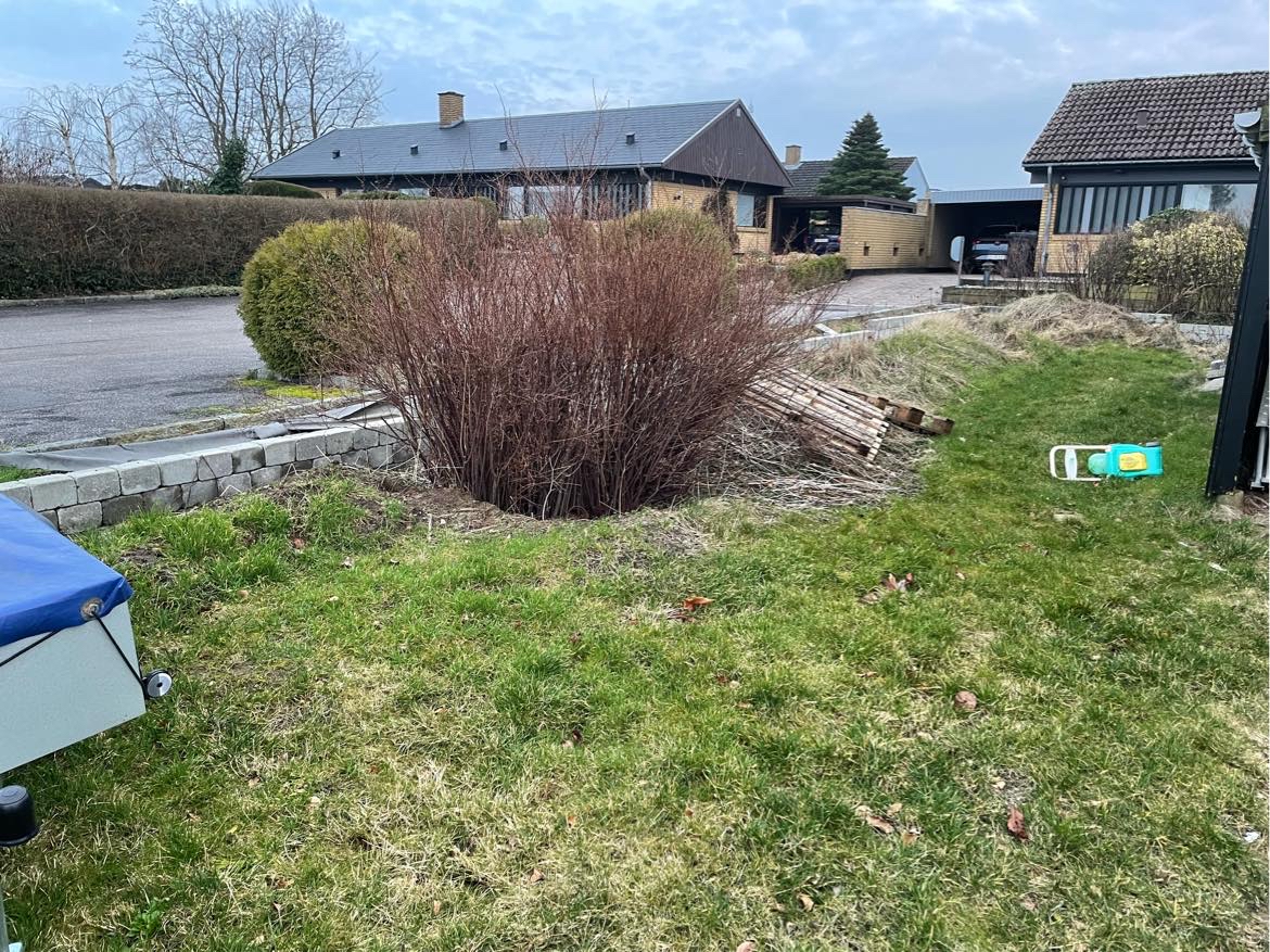 Udjævning af forhave