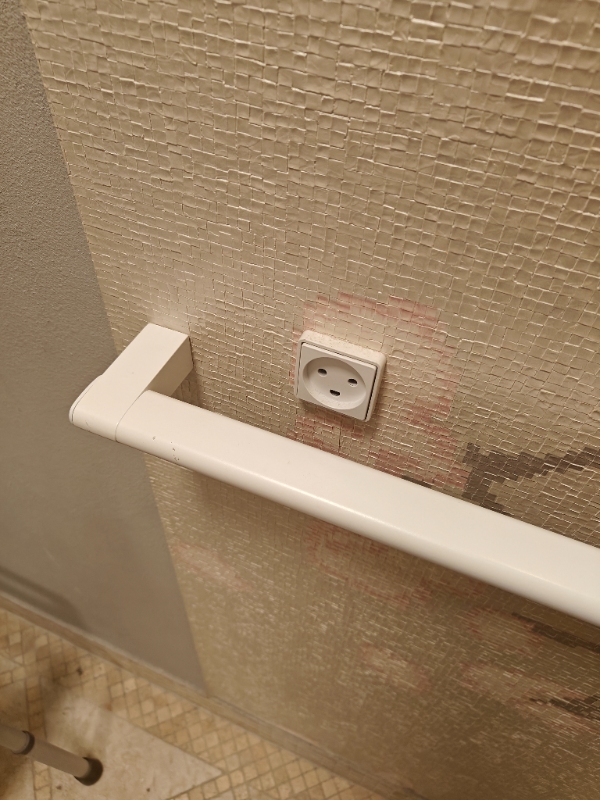 Flytte møbler, opsætte kroge og håndtag