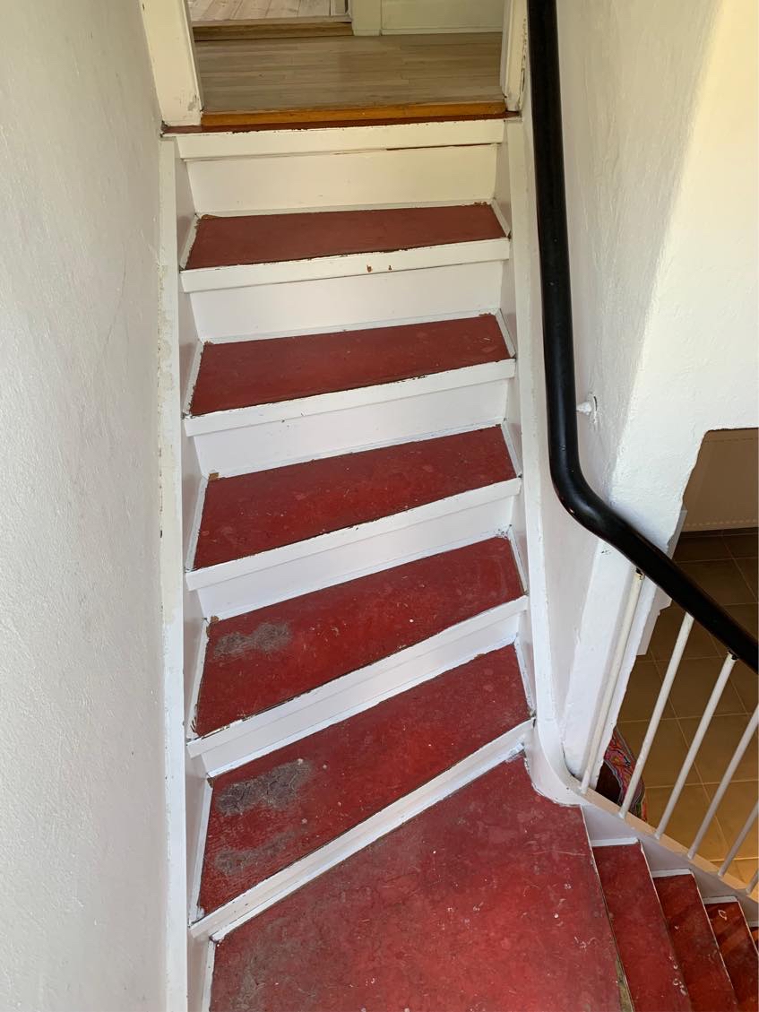 Aftagning af linoleumsgulv og montering af nyt linoleumsgulv