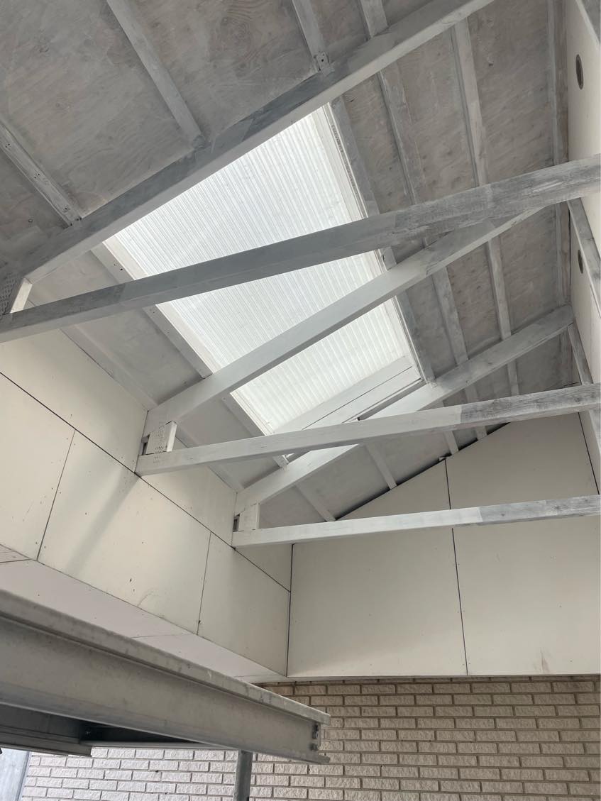 Maling af spær og loft på altan