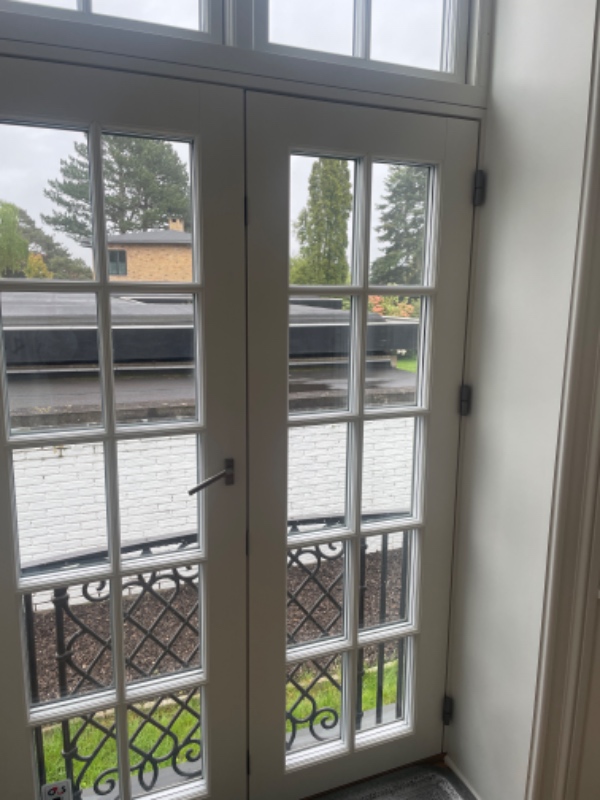 Fugning af altan Loftmaling og reparation Vinduesparti maling Juster havedør Varmepumpekasse Trappereparation Montering af fodliste Fastgør dørhåndtag